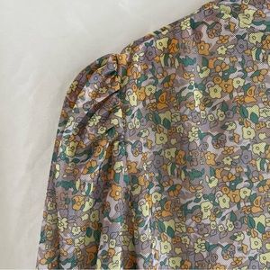 Dazy Thin Mock Neck Floral Blouse - size XL (fits like a Medium)